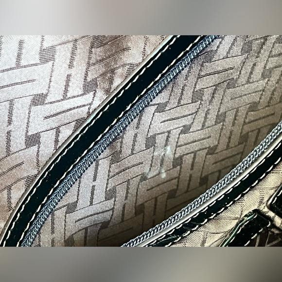 𝐂𝐨𝐥𝐞 𝐇𝐚𝐚𝐧 Dome Satchel Large Handbag Deep Blue Patent Leather - Picture 11 of 11